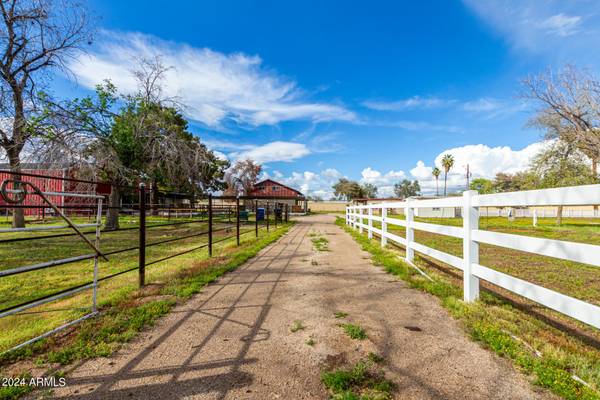 Tempe, AZ 85284,1230 W CAROLINE Lane #-