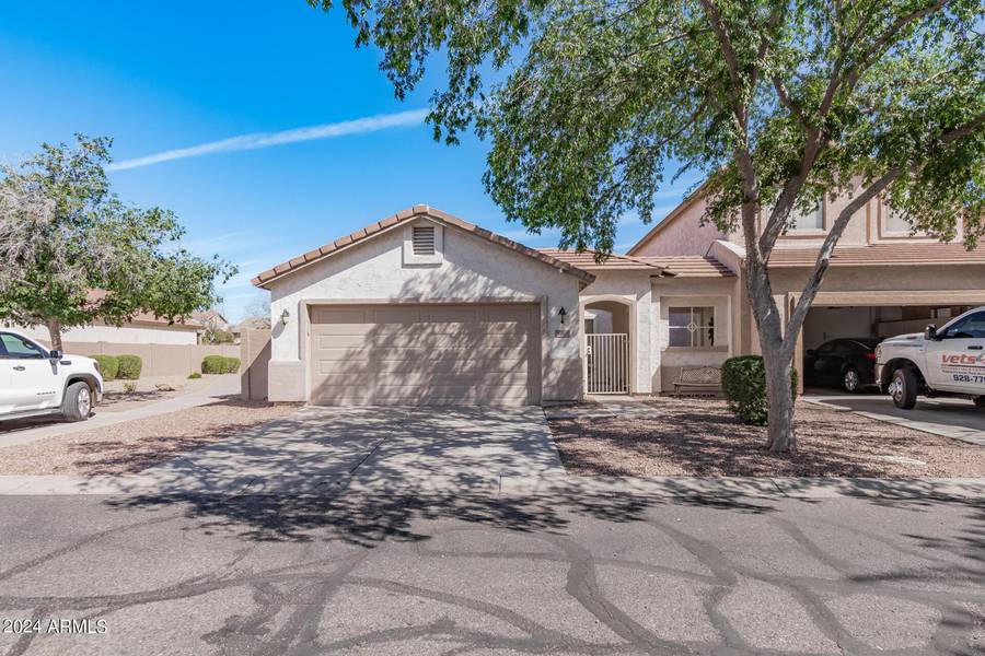 3864 W COMMONWEALTH Avenue, Chandler, AZ 85226