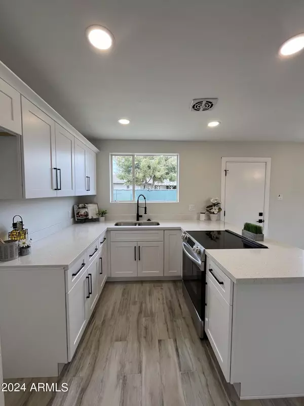 Phoenix, AZ 85031,5348 W MULBERRY Drive