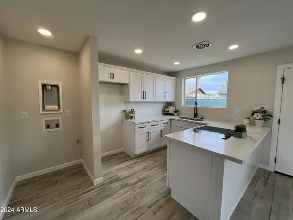 Phoenix, AZ 85031,5348 W MULBERRY Drive