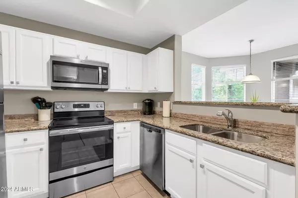 Phoenix, AZ 85048,3830 E LAKEWOOD Parkway #2081