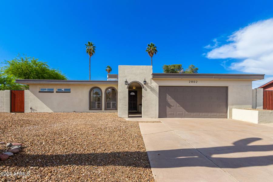 2802 E DAHLIA Drive, Phoenix, AZ 85032