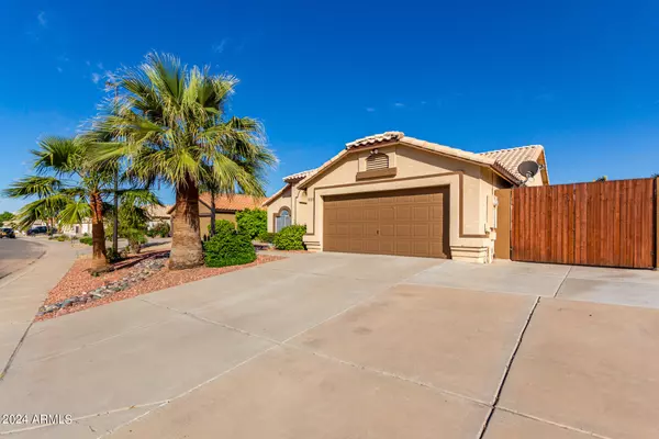 989 S CANAL Drive,  Gilbert,  AZ 85296