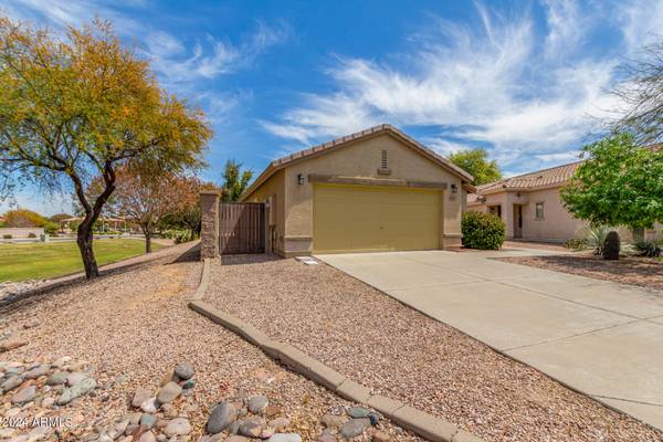 San Tan Valley, AZ 85143,33107 N QUARRY HILLS Drive