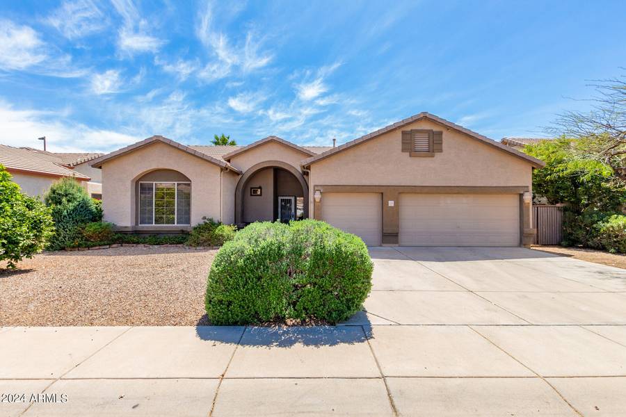 125 E SMOKE TREE Road, Gilbert, AZ 85296