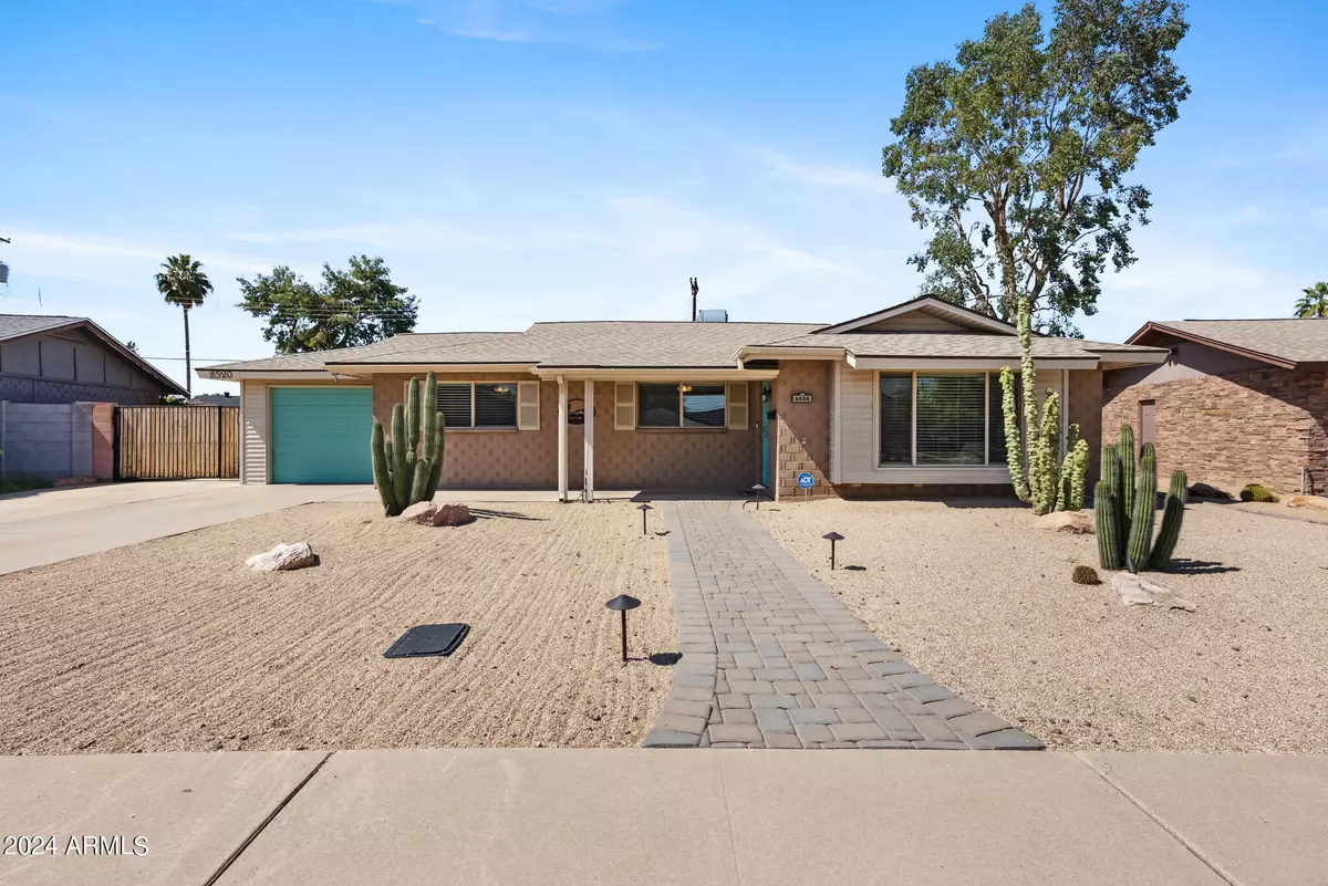 Scottsdale, AZ 85251,8520 E THORNWOOD Drive
