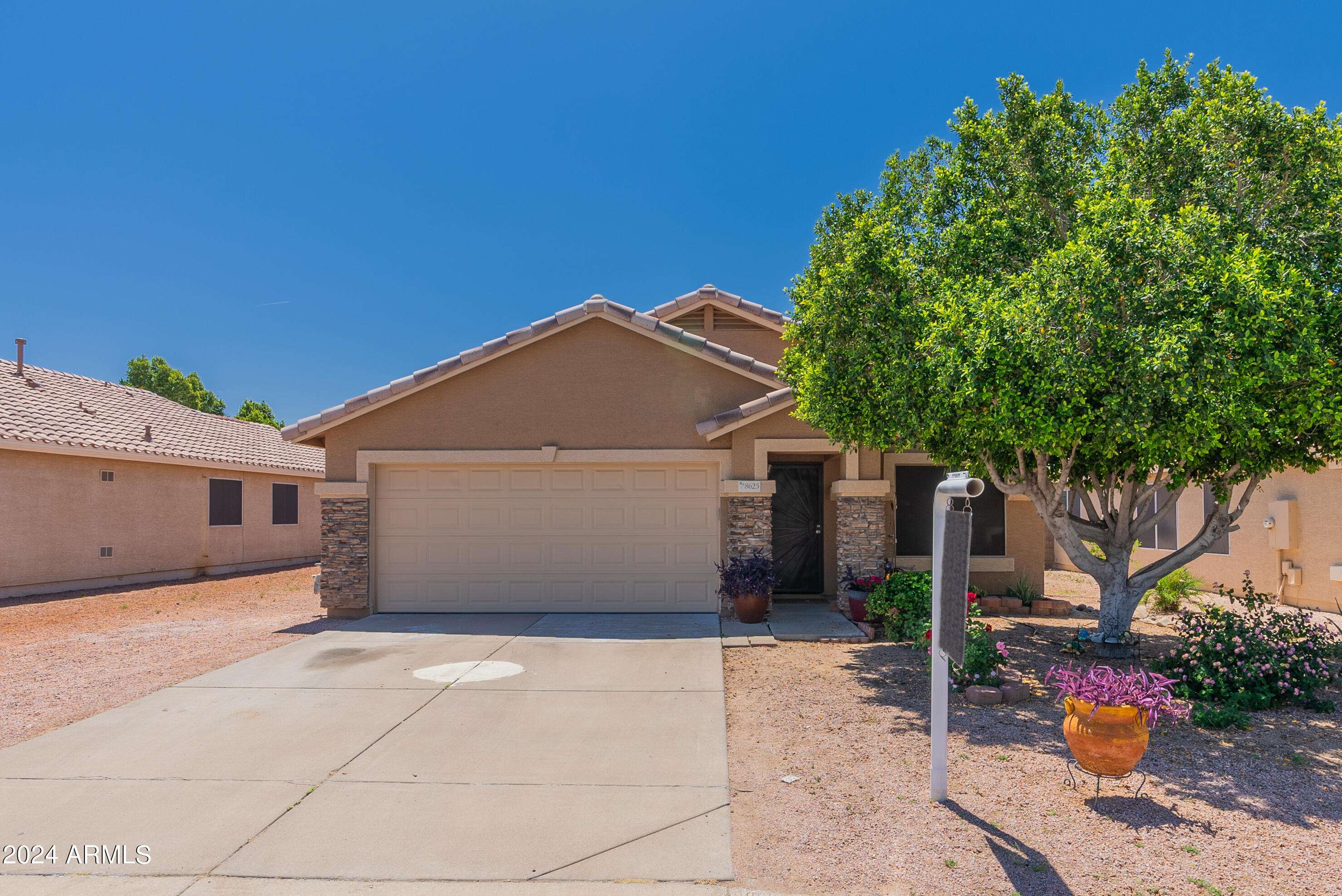 8625 E CAPRI Avenue, Mesa, AZ 85208
