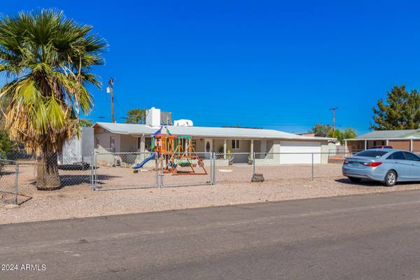 Apache Junction, AZ 85120,112 S EMERALD Drive