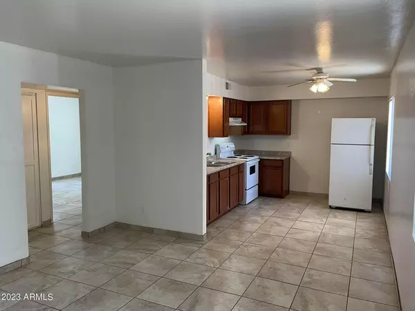 Phoenix, AZ 85020,1222 E Mountain View Road #107,204