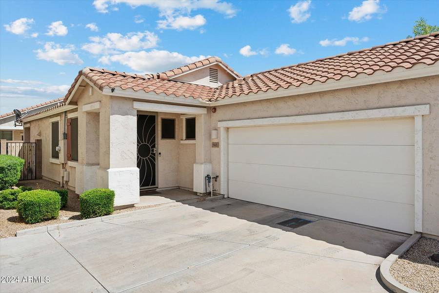 945 E Redondo Drive, Gilbert, AZ 85296