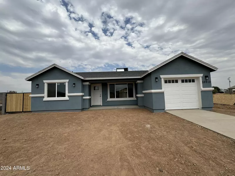 32013 N Redding Street, Wittmann, AZ 85361