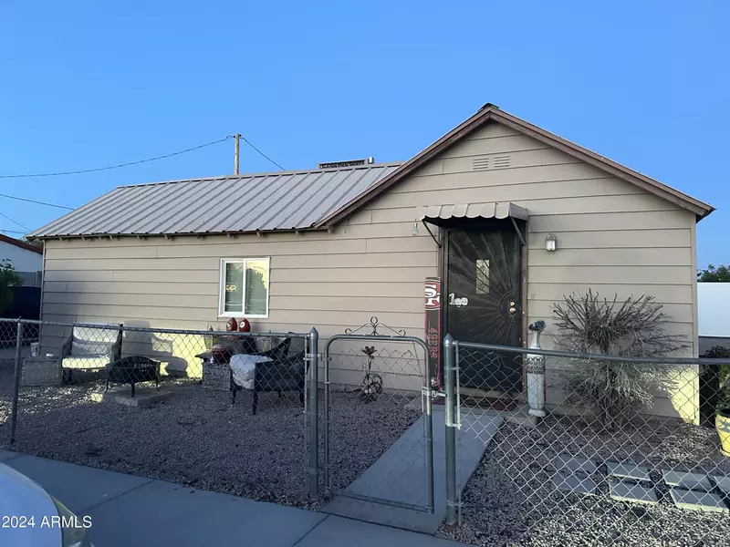 134 W WASHINGTON Avenue, Gilbert, AZ 85233