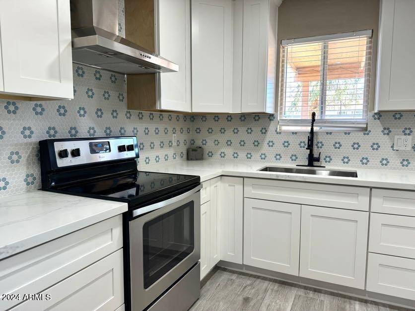 Phoenix, AZ 85042,941 E DESERT Drive
