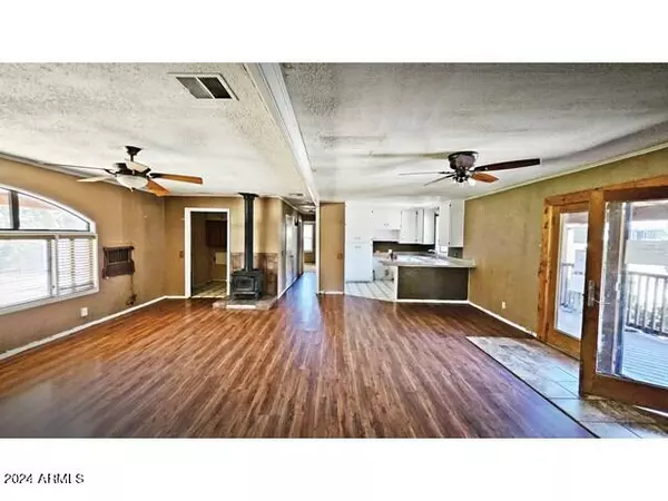 Payson, AZ 85541,911 W STANDAGE Drive