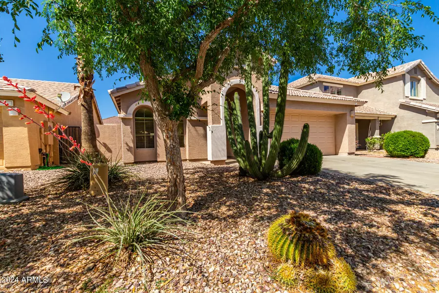 136 W YELLOW BEE Drive, San Tan Valley, AZ 85143