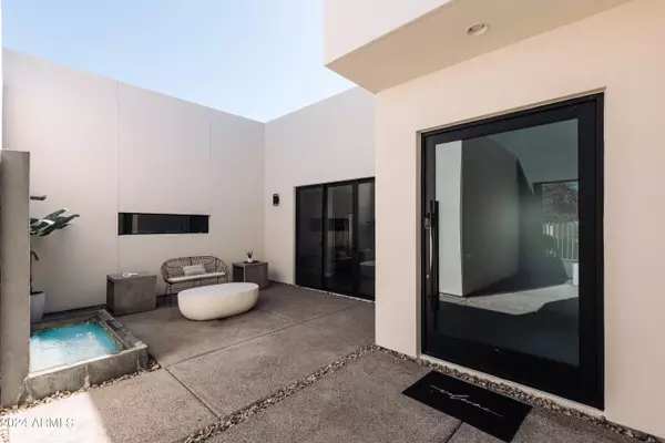 Phoenix, AZ 85014,6846 N 13th Place