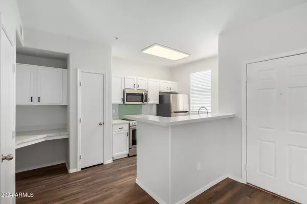 Phoenix, AZ 85022,1720 E Thunderbird Road #2116