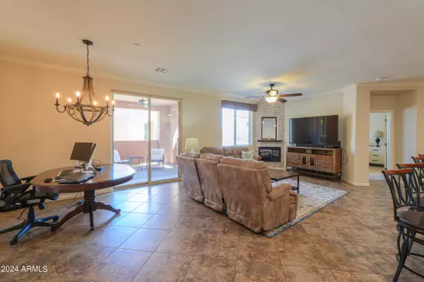 Chandler, AZ 85225,900 S CANAL Drive #117