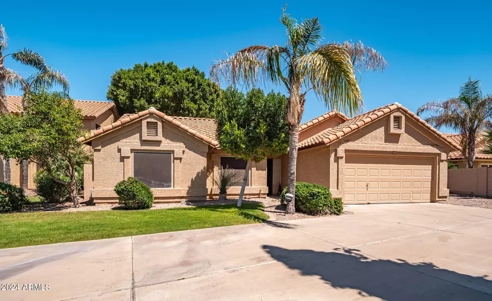 2333 W HEMLOCK Court, Chandler, AZ 85248