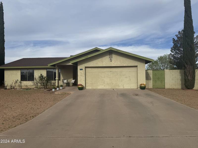 1701 N CHEROKEE Drive, Douglas, AZ 85607