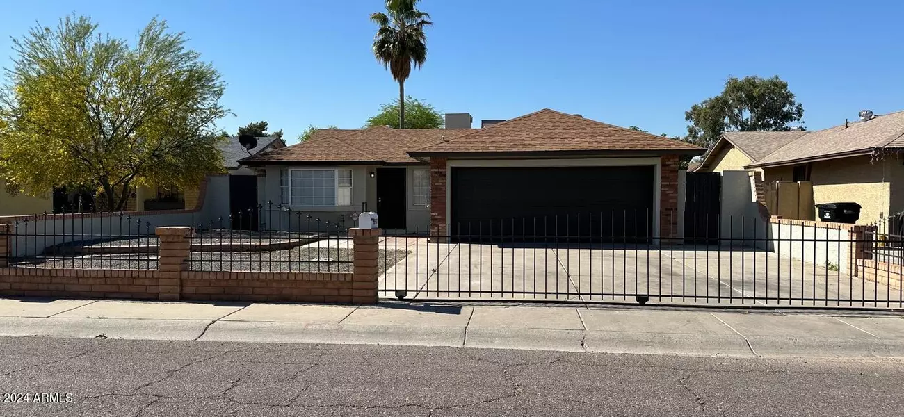 8933 W MULBERRY Drive, Phoenix, AZ 85037