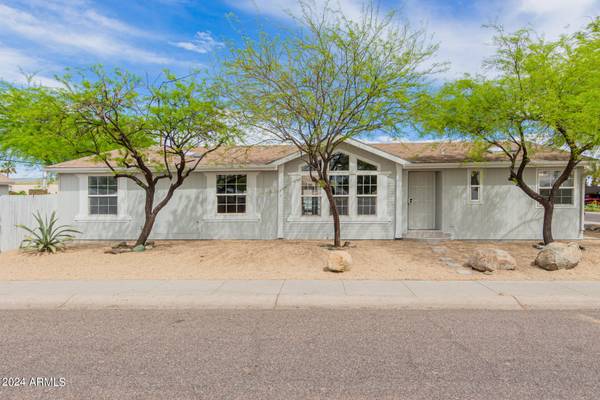 2702 E KINGS Avenue,  Phoenix,  AZ 85032