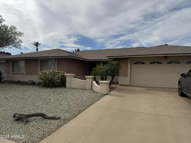 11037 W CRESTBROOK Drive, Sun City, AZ 85351