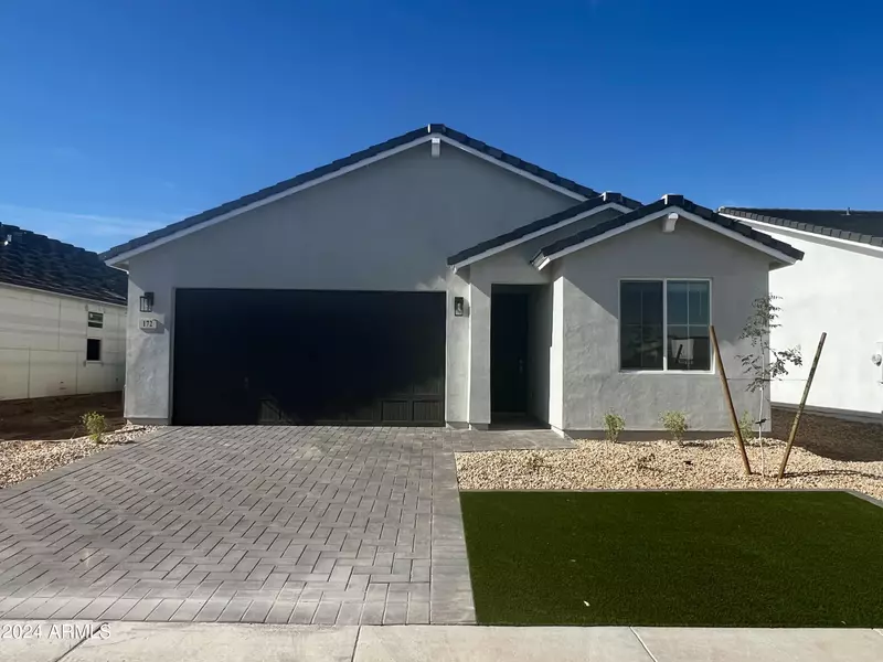 172 E LELAND Road, San Tan Valley, AZ 85140