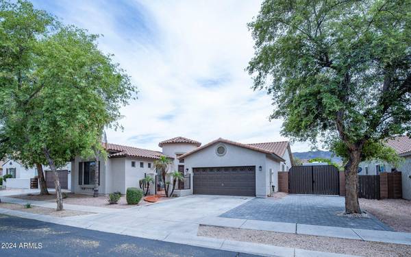 2205 W HARWELL Road,  Phoenix,  AZ 85041