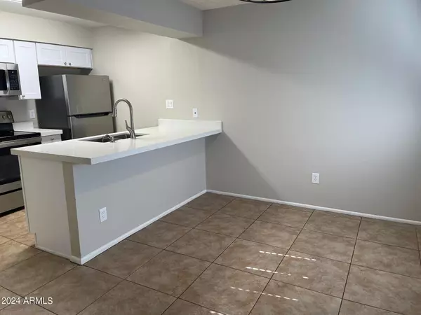 Chandler, AZ 85225,286 W PALOMINO Drive #60