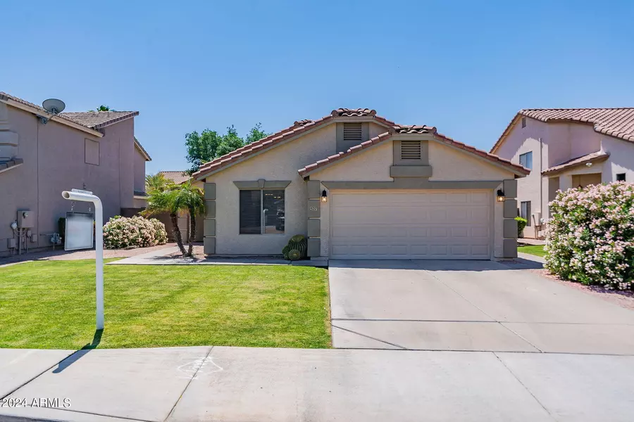 527 W DOUGLAS Avenue, Gilbert, AZ 85233