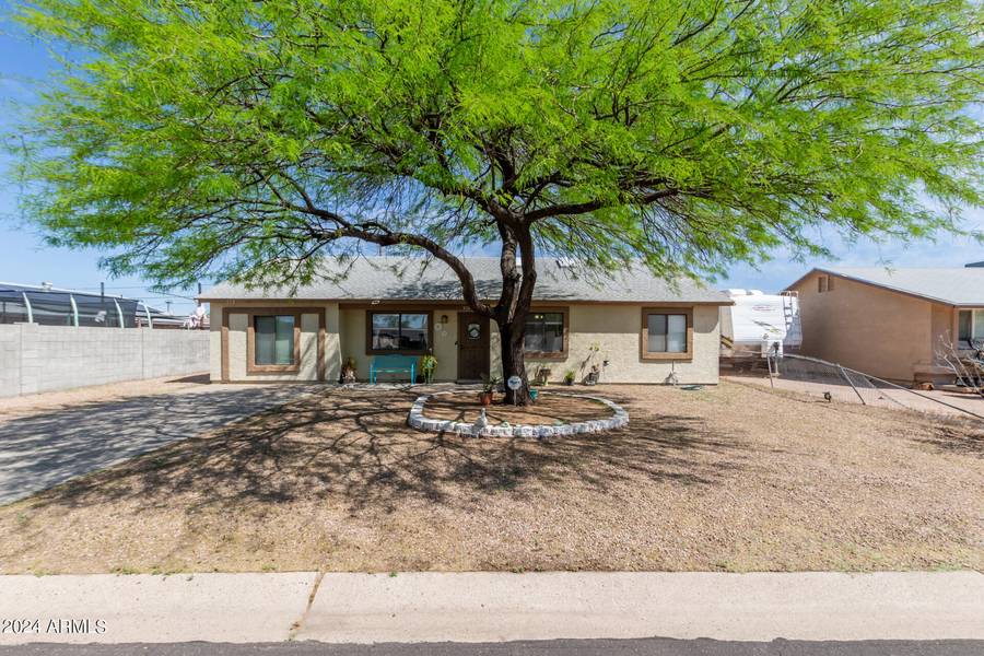 572 W 17TH Avenue, Apache Junction, AZ 85120