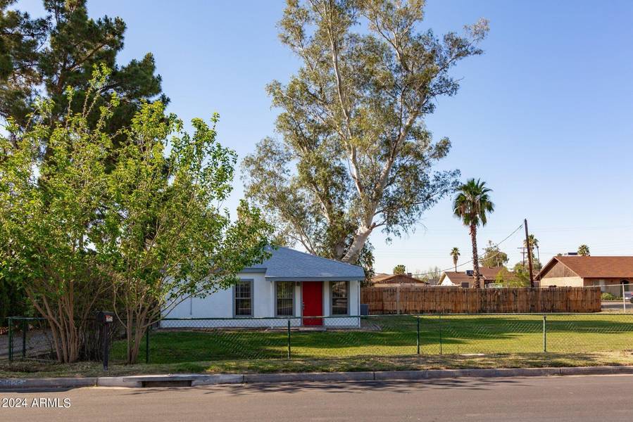 2625 W VISTA Avenue, Phoenix, AZ 85051