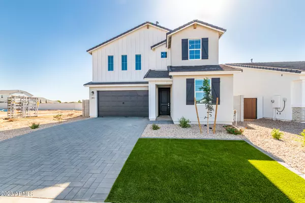 142 E LELAND Road, San Tan Valley, AZ 85140