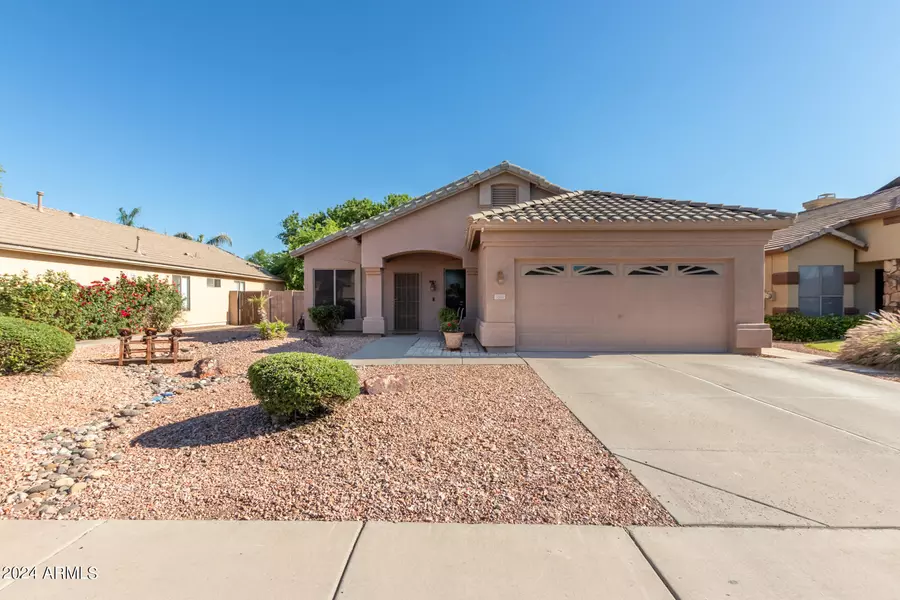 3865 E LEXINGTON Avenue, Gilbert, AZ 85234