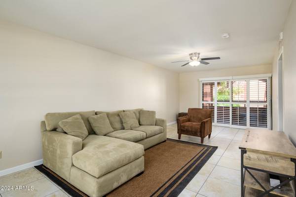 Phoenix, AZ 85032,12222 N PARADISE VILLAGE Parkway S #228