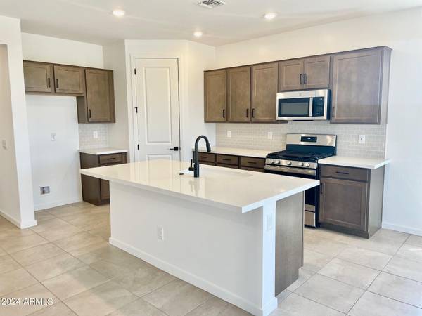 Surprise, AZ 85387,15562 W HACKAMORE Drive