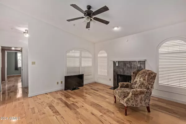 Paradise Valley, AZ 85253,6945 E COCHISE Road #124