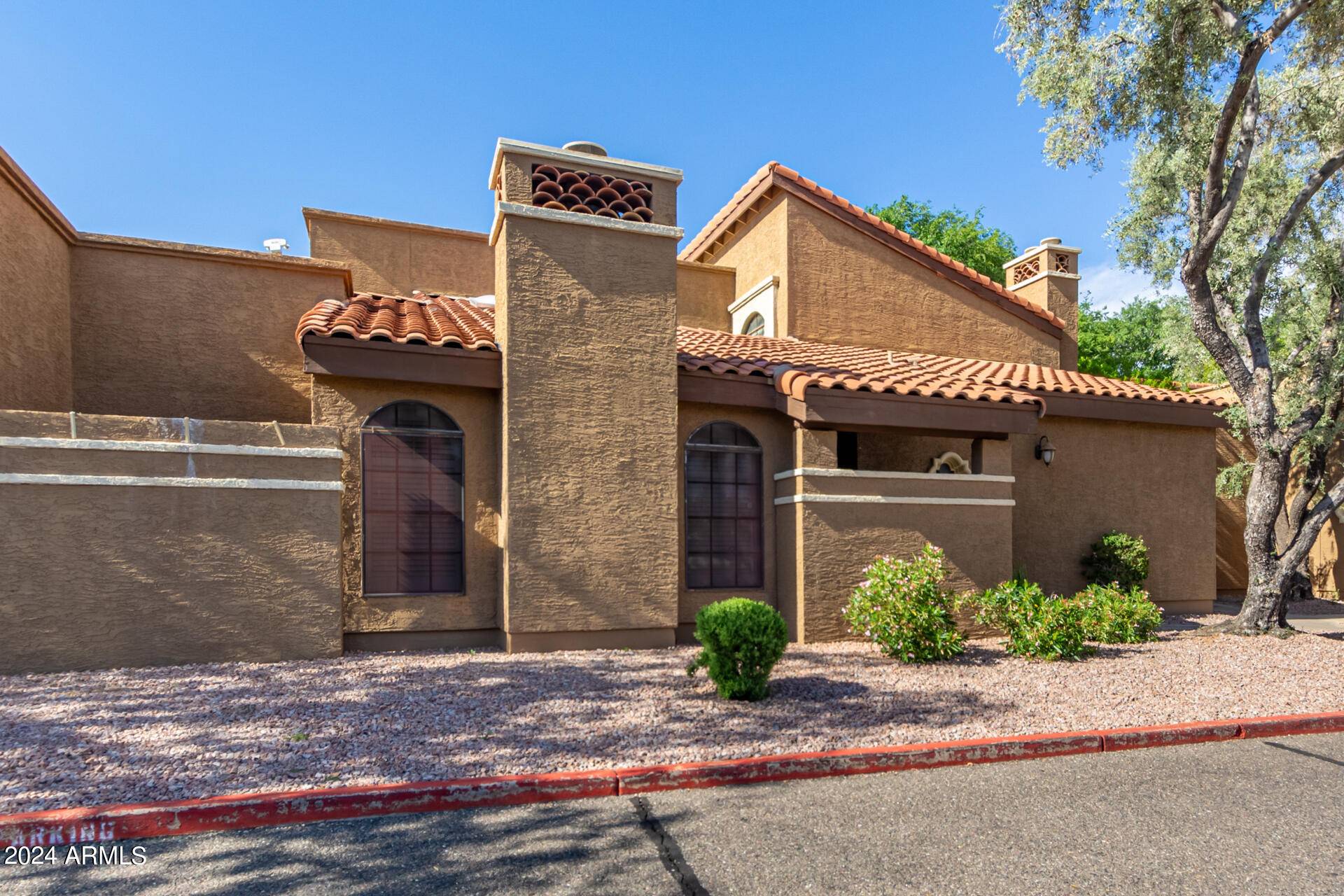 Paradise Valley, AZ 85253,6945 E COCHISE Road #124