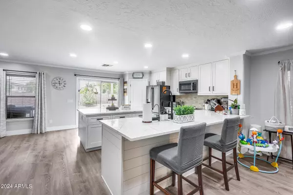 28112 N LIMESTONE Lane San Tan Valley, AZ 85143