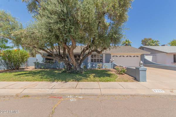 2320 E La Jolla Drive, Tempe, AZ 85282