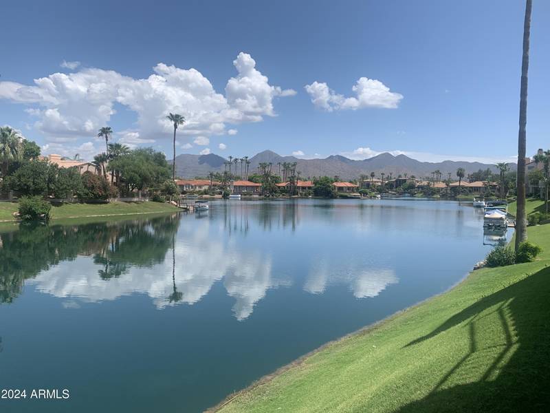 10080 E MOUNTAINVIEW LAKE Drive #260, Scottsdale, AZ 85258