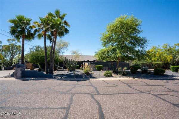 Paradise Valley, AZ 85253,6345 E Via Estrella Avenue