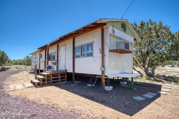 Concho, AZ 85924,217 COUNTY RD 8243 --