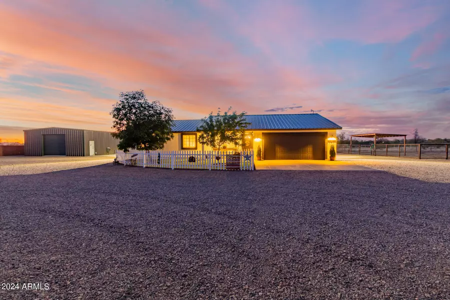 33250 N BRINLEE Lane, San Tan Valley, AZ 85143