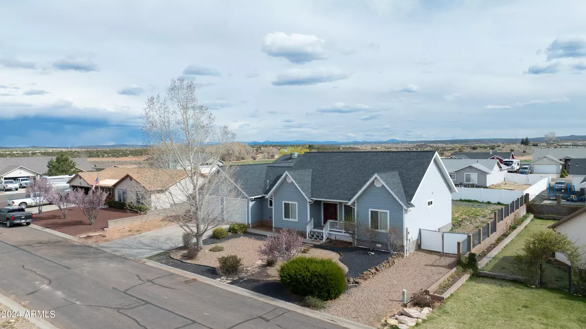 Taylor, AZ 85939,747 E PEBBLE Lane