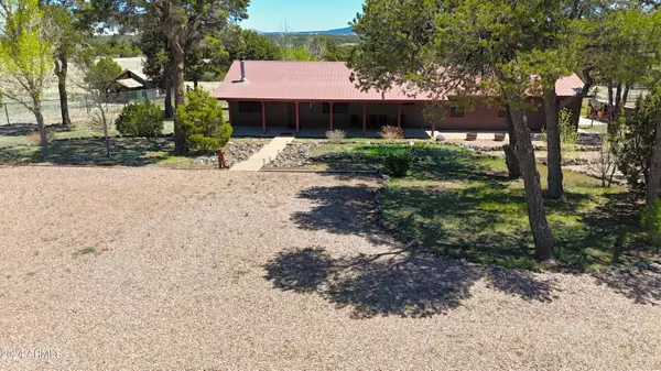 Vernon, AZ 85940,807 Co Rd 3144 --