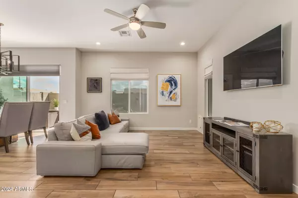 Phoenix, AZ 85014,6301 N 12TH Street #9