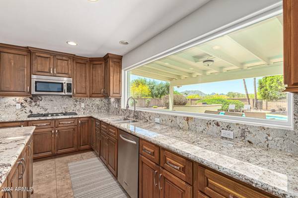 Paradise Valley, AZ 85253,10230 N 58TH Place