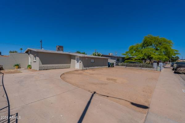 7552 W WELDON Avenue,  Phoenix,  AZ 85033